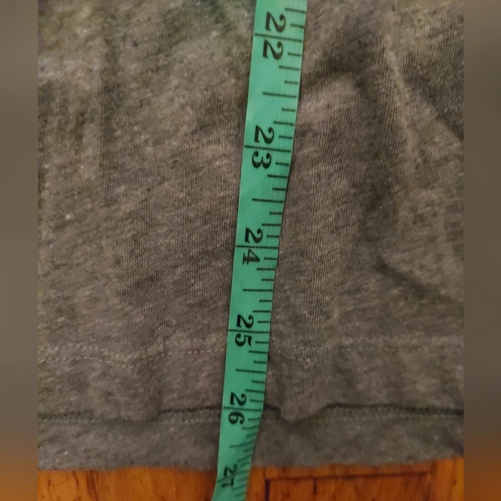 J. Crew Crewneck Graphic Tee Tshirt Size Medium Grey Gray Casual Cotton